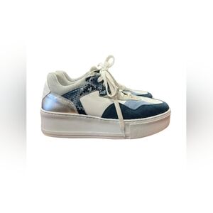 La Canadienne Sneaker Chunky Sole Snake Print Blue Grey White EUC Size 41